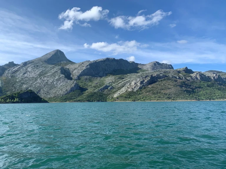 Paseo en Barco por los Fiordos Leones – Riaño 5 (1)