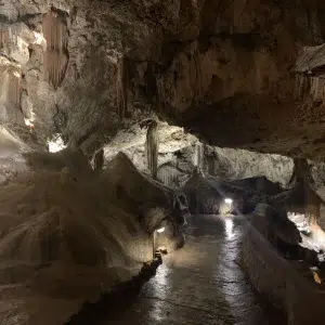 Cuevas del Valporquero