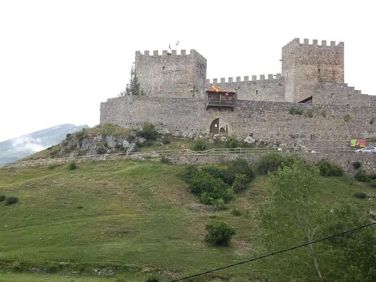 Castillo de San Vicente de Argüeso – Hermandad de Campoo de Suso 0 (0)