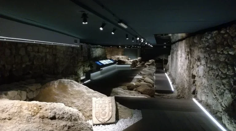 Centro Arqueológico de la Muralla Medieval – Santander 0 (0)