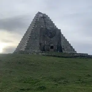 Pirámide de los italianos