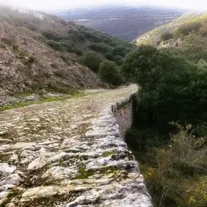 Calzada medieval del Almiñé