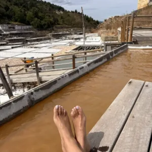 Spa para pies en el valle salado de Añana
