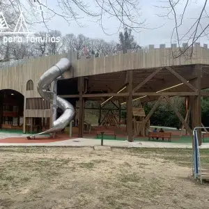 Parque infantil de la Robleda
