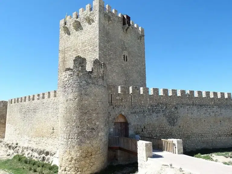 Castillo y Centro Astronómico de Tiedra 0 (0)