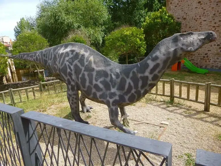Museo de dinosaurios – Salas de los Infantes 4 (1)