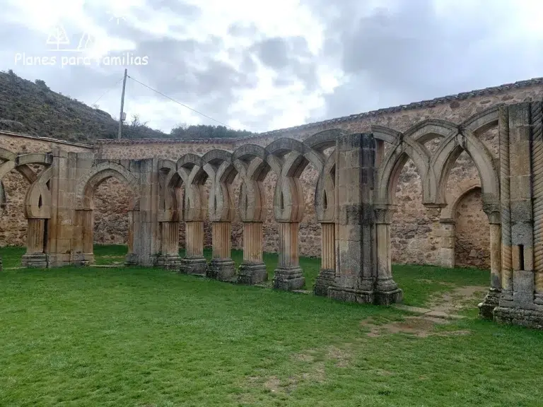Monasterio de San Juan de Duero en Soria