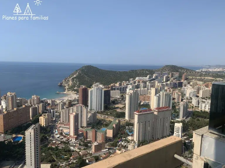 Vistas de Benidorm desde el gran hotel bali