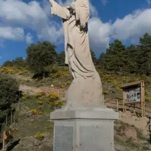 Monumento al Sagrado Corazon en Ortigosa de Cameros