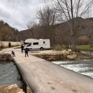 Aparcamiento del Pozo Azul en Covanera